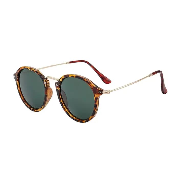 Lunettes de soleil design pour hommes avec éléments classiques et punk