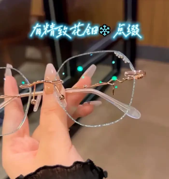Lunettes Anti-lumière bleue pour femmes, verres très clairs, pour myopie, mode astigmatisme, monture
