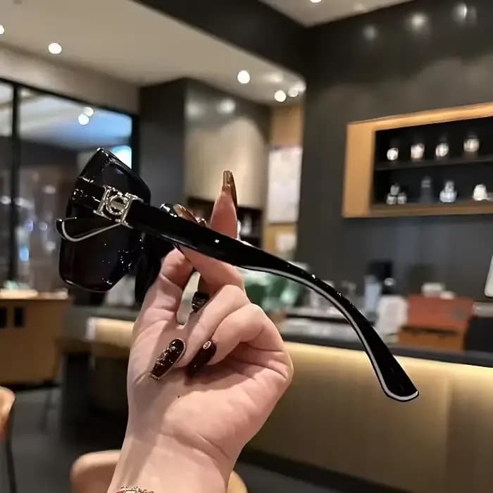 2025 New Fashion Vintage Sunglasses for Women Ladies UV400 Protection Sun Glasses Ladies Girls Sungl