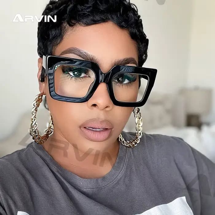Lunettes carrées noires pour femmes