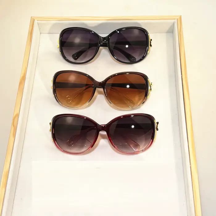 Lunettes de soleil en plastique pour femmes