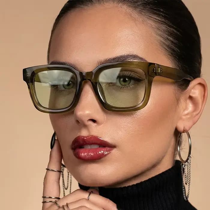 Lunettes de soleil carrées de luxe