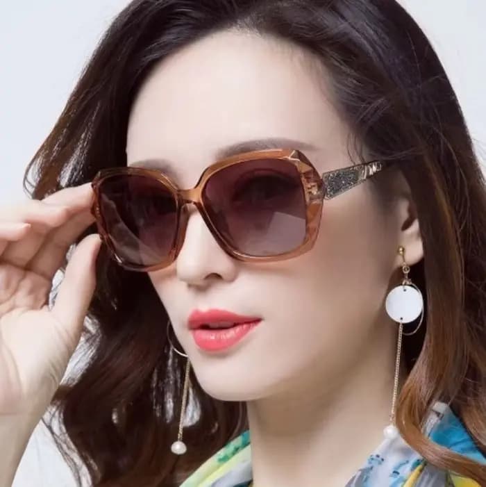 Lunettes de soleil tendance pour défilés de mode