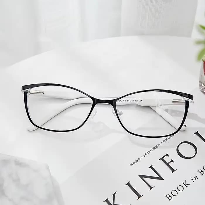 Lunettes œil de chat en métal pour femme