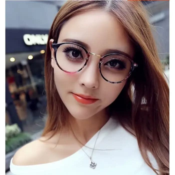 Lunettes pour femmes, monture ronde vintage transparente