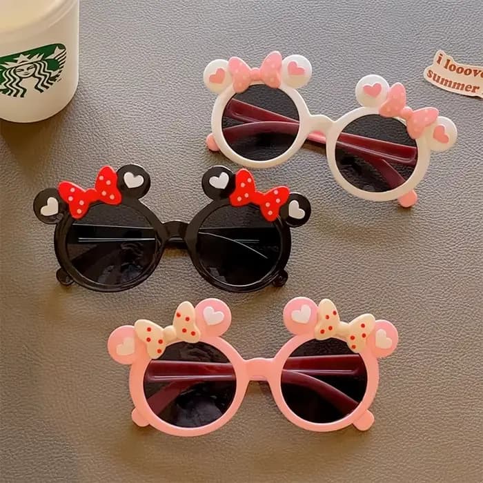 Nouveaux enfants mignon dessin animé UV400 lunettes de soleil garçons filles couleurs en plein air