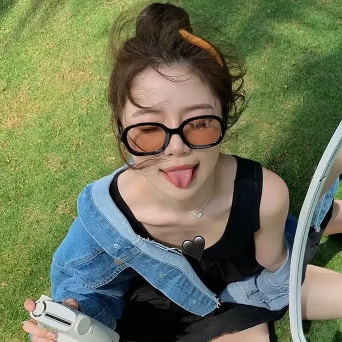 Lunettes de soleil rétro unisexes avec protection UV400 et capacités anti-lumière bleue pour les plaisirs et la photographie d'été en plein air.