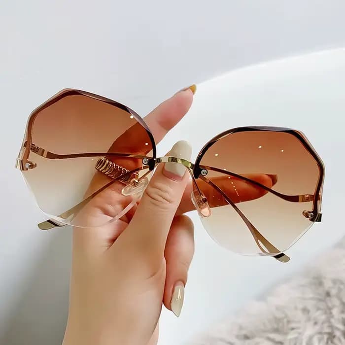 Lunettes de soleil carrées vintage en métal UV400 pour femmes