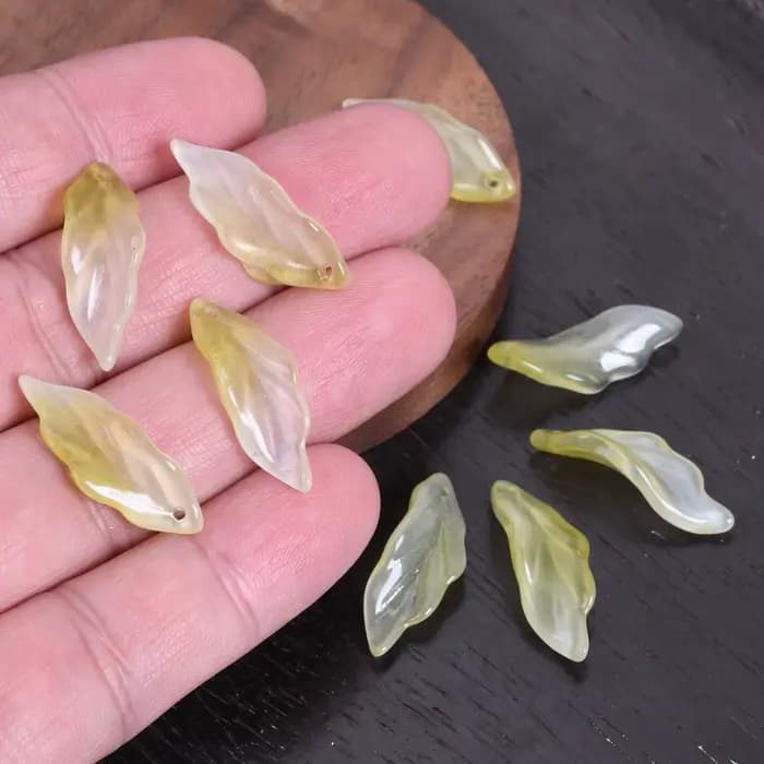 Pétale en forme de feuille vert Olive 26x9mm, 10 pièces, pendentifs amples en verre au chalumeau faits à la main, perles pour la fabrication de bijoux, résultats artisanaux de bricolage