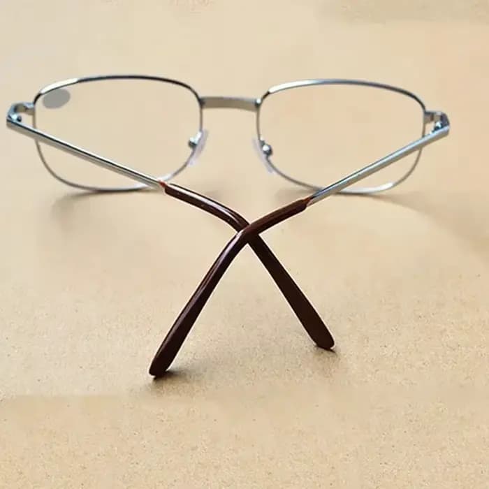 Lunettes de lecture tendance pour hommes, lentilles transparentes ultralégères, loupe, cadeau portable pour les parents, anti-fatigue, lunettes presbyopes