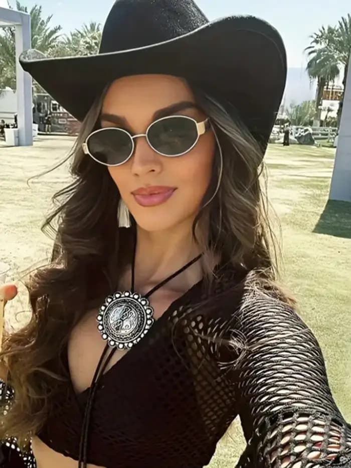 Ensemble de lunettes à monture métallique ovale à la mode