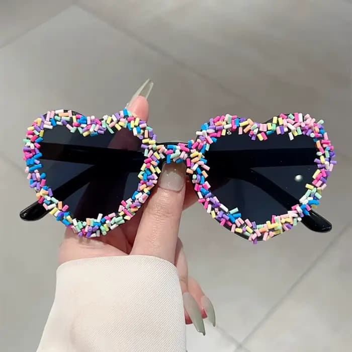 KAMMPT lunettes de soleil en forme de coeur avec Jimmies colorées femmes élégantes
