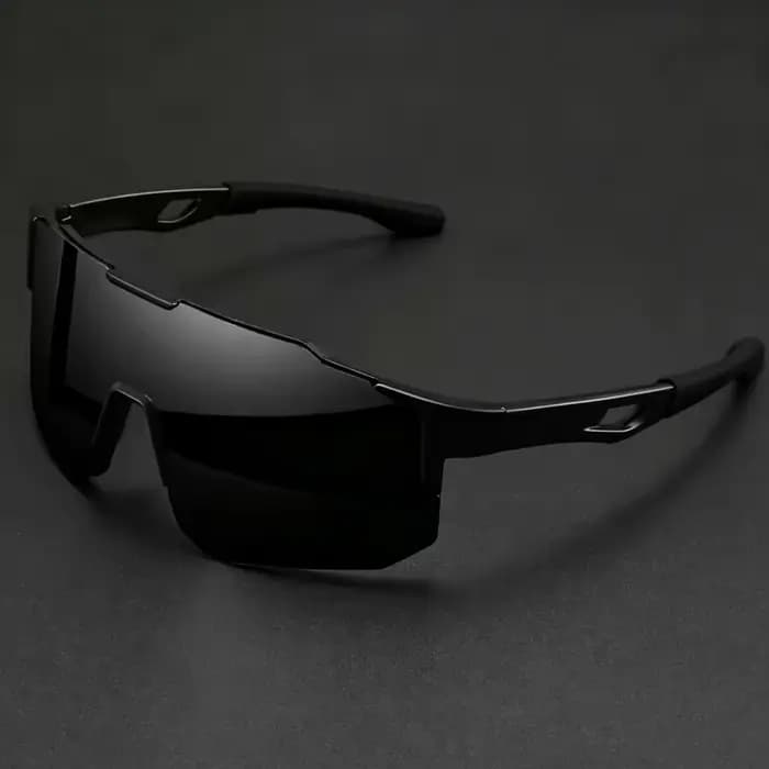 Des lunettes tendance à monture en plastique monobloc