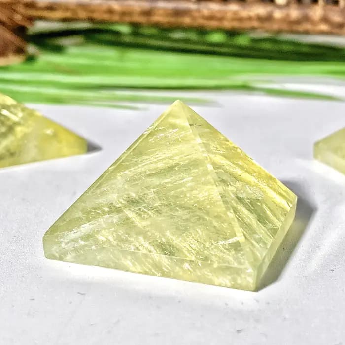 Pyramide de citrine naturelle de haute qualité, 1 pièce, décoration en cristal naturel, bijoux en pierres précieuses, paillettes, cristal de guérison