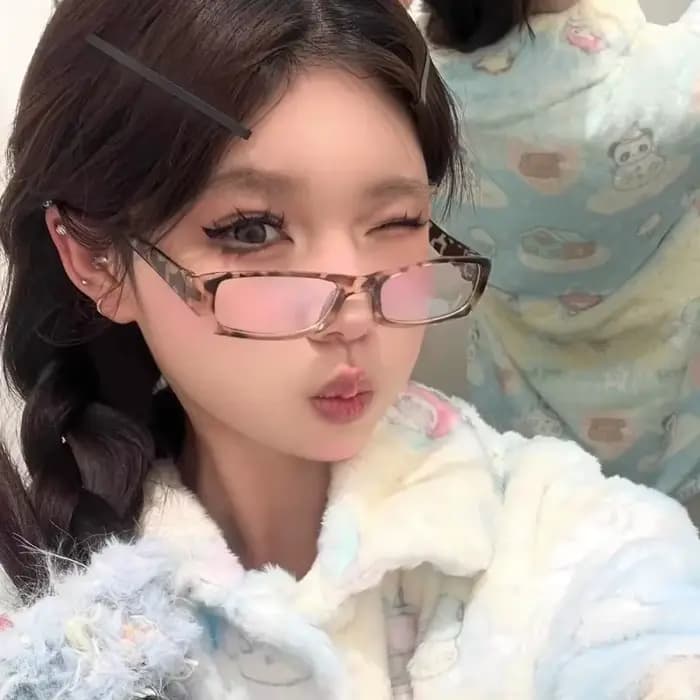 Lunettes carrées étroites en plastique rétro