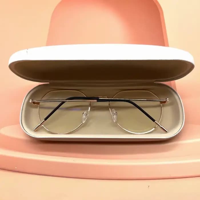Boîte à lunettes en forme de chat de dessin animé