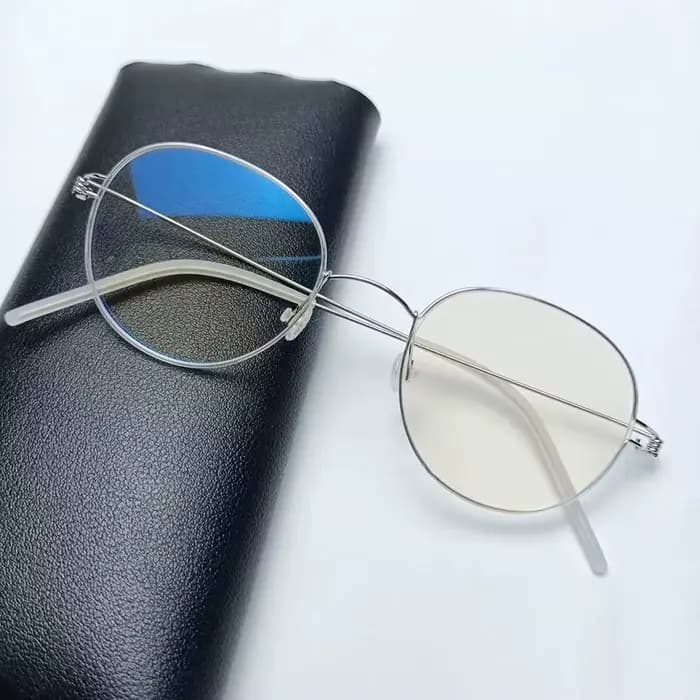 Monture de lunettes ovale ronde en titane Pure Air de marque danoise pour hommes