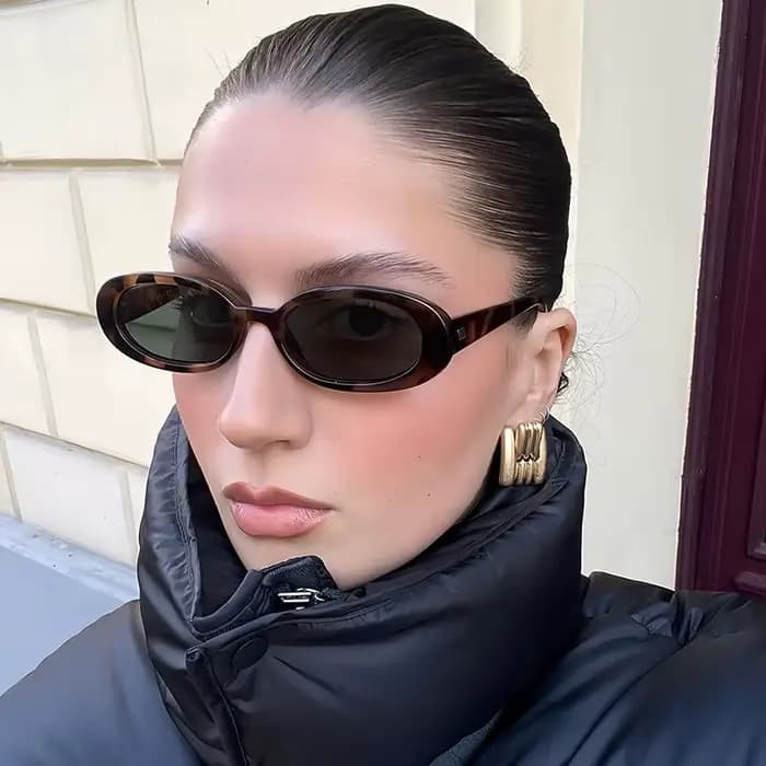 Petites lunettes de soleil ovales pour femmes