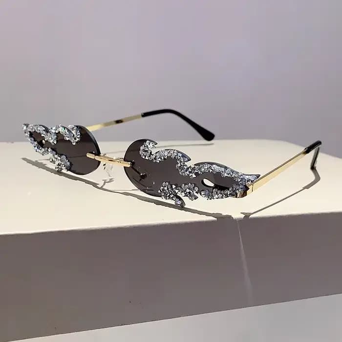 Lunettes de soleil vintage punk de luxe