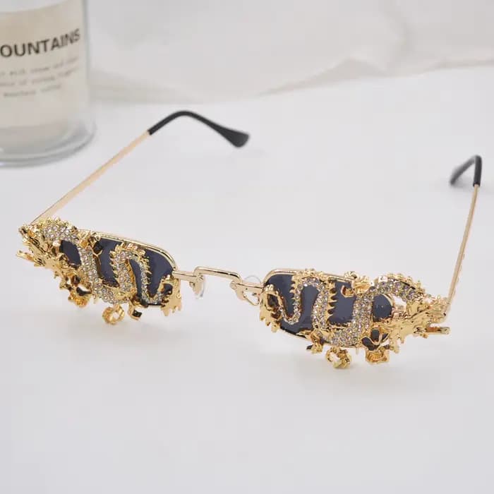Lunettes personnalisées en forme de serpent cloutées en diamant