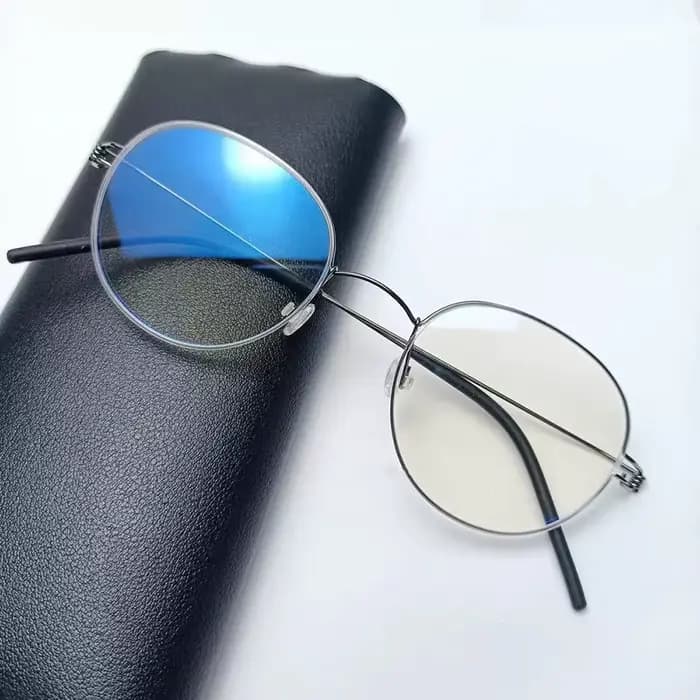 Monture de lunettes ovale ronde en titane Pure Air de marque danoise pour hommes