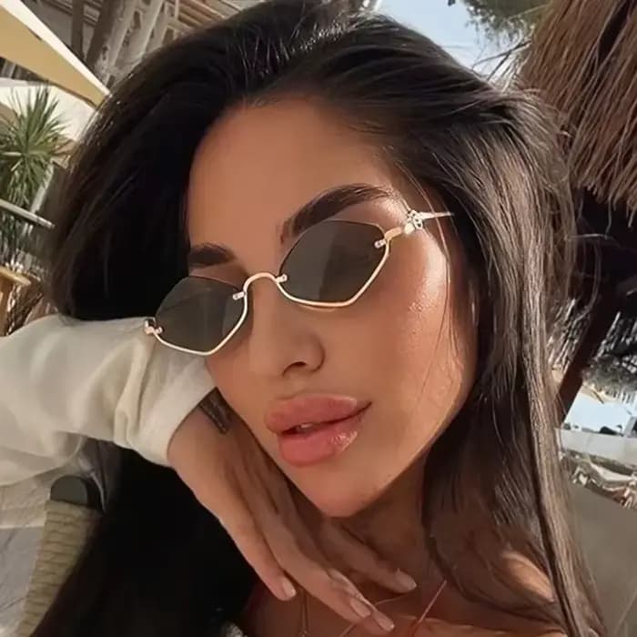 2025 métal femmes Simple tendance lunettes de soleil nouveau demi-monture en forme de diamant