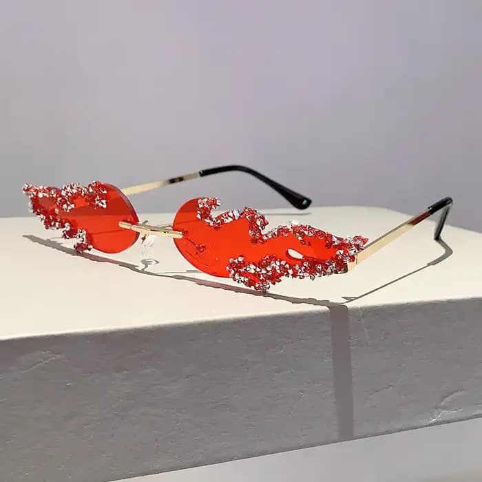 Lunettes de soleil vintage punk de luxe