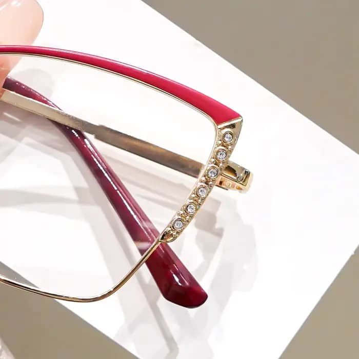 Lunettes de soleil pour femmes avec strass étincelants
