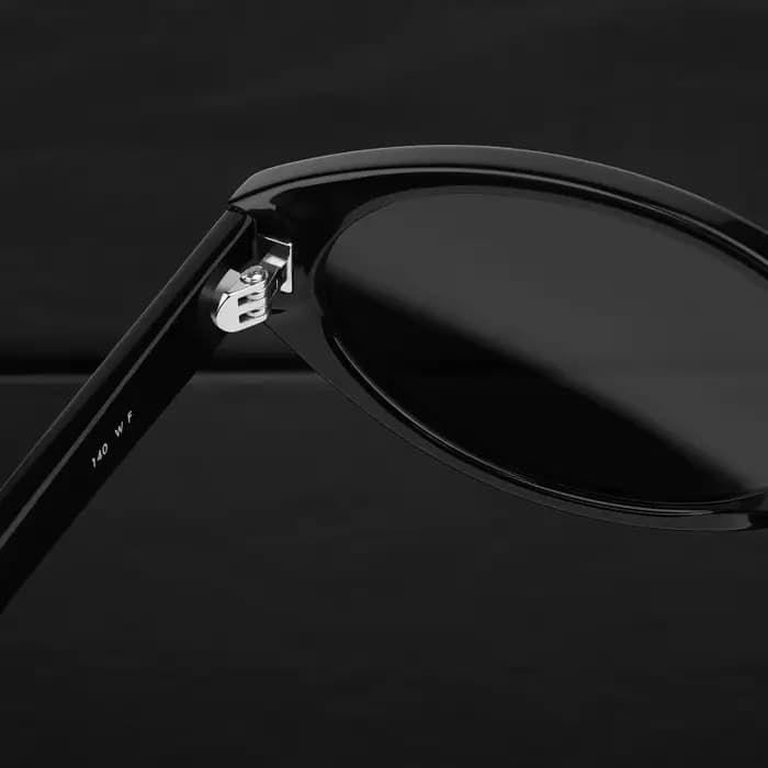 Lunettes de soleil ovales en acétate pour femme