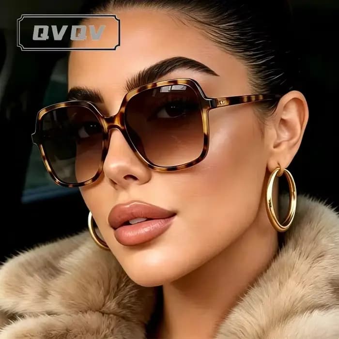 Lunettes de soleil carrées rétro à monture ambrée rivetée pour femme