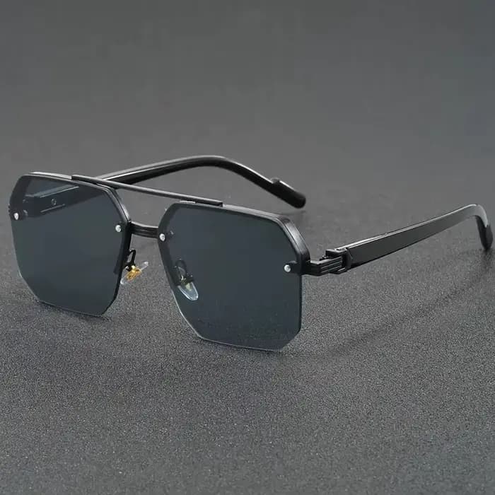 Une paire de lunettes semi-cerclées à double pont