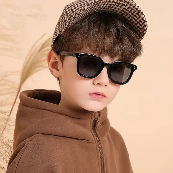 Nouvelles lunettes de soleil pour enfants