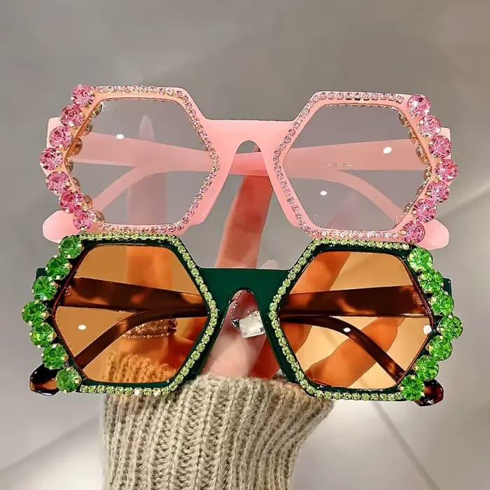 Lunettes de soleil blanches à monture hexagonale ornées de strass scintillants