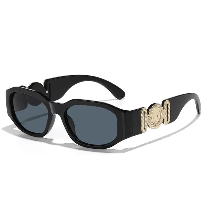Lunettes de soleil à la mode pour femmes avec pièces métalliques