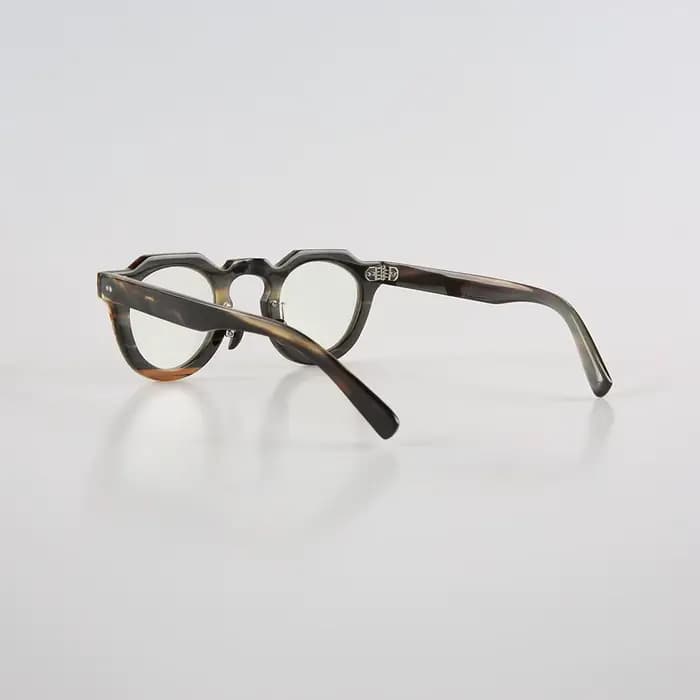 Lunettes de soleil en corne laminée à différentes couches