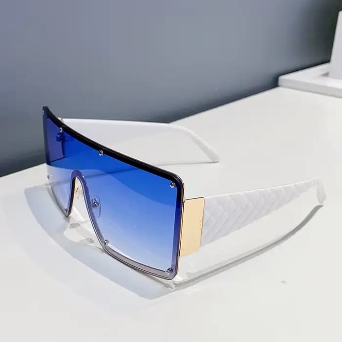 Lunettes de soleil futuristes à grande monture, style streetwear tendance, verres écran épais, modèl