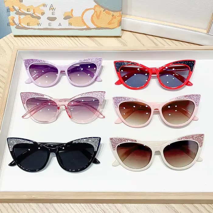 Joli œil de chat enfants lunettes de soleil brillant nœud papillon