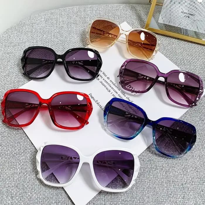 Lunettes de soleil tendance pour défilés de mode