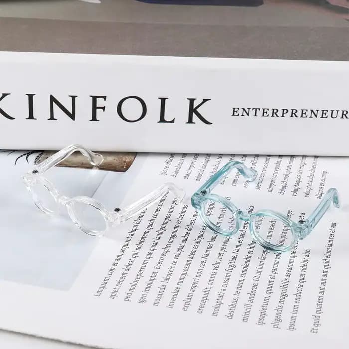 Mini-lunettes en plastique de 4,5 cm/1,77 po, accessoire miniature multicolore, monture ronde, ornement