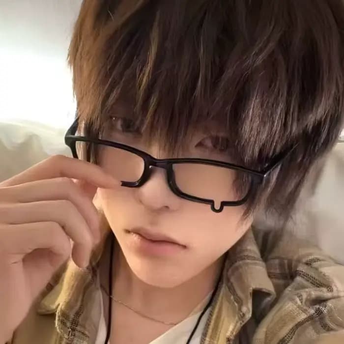 Lunettes demi-monture à la mode avec larmes