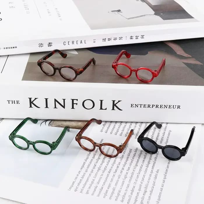 4,5 cm/1,77 pouces poupée en plastique Mini lunettes multicolore Miniature poupée accessoire poupée lunettes cadeau
