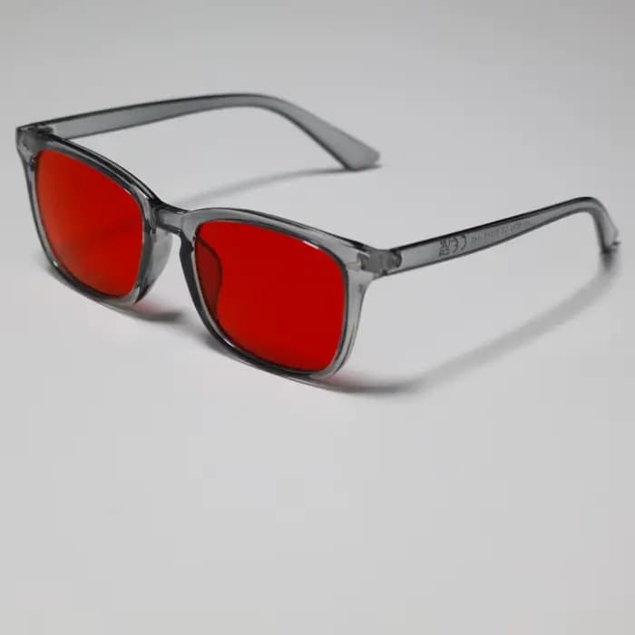 Lunettes carrées pour hommes au style unique avec verres rouges et fonction anti-lumière bleue