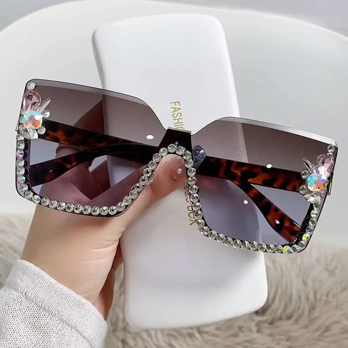 Grandes lunettes de soleil en diamant de forme carrée pour femmes