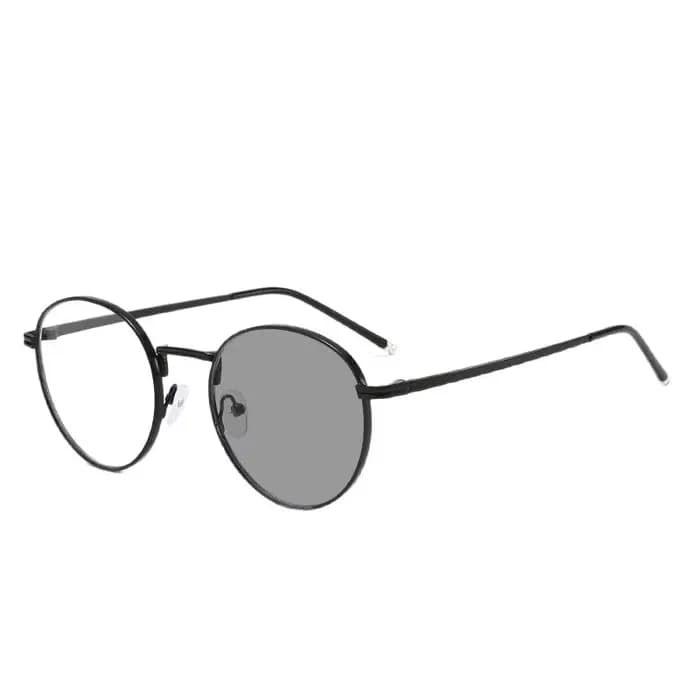 Lunettes de myopie avec lentilles qui peuvent changer de couleur sous les yeux