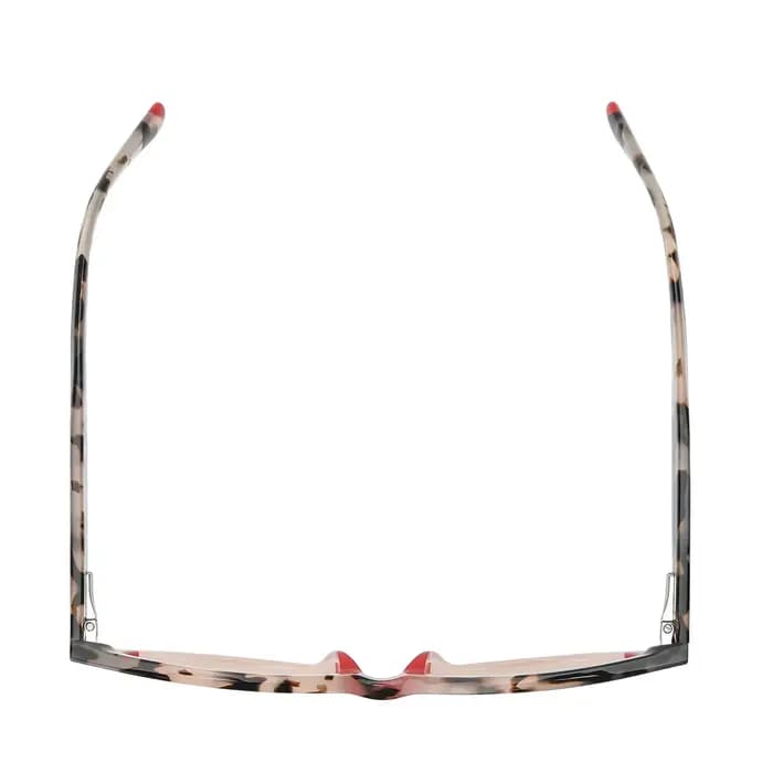 Lunettes optiques œil de chat en écaille de tortue vintage pour femmes fabriquées à partir de montures en acétate de qualité supérieure avec charnières métalliques et lentilles transparentes.