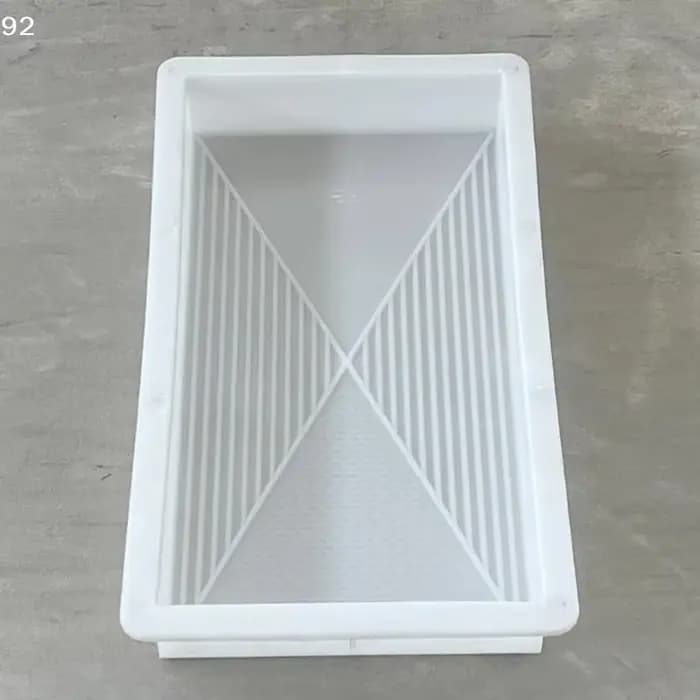 Moule en plastique pour la production de dalles de pavage carrées, de carreaux de jardin, de carreaux d'art antique, de carreaux de sol en béton antidérapants pour cour