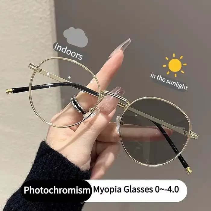 Lunettes de myopie avec lentilles qui peuvent changer de couleur sous les yeux