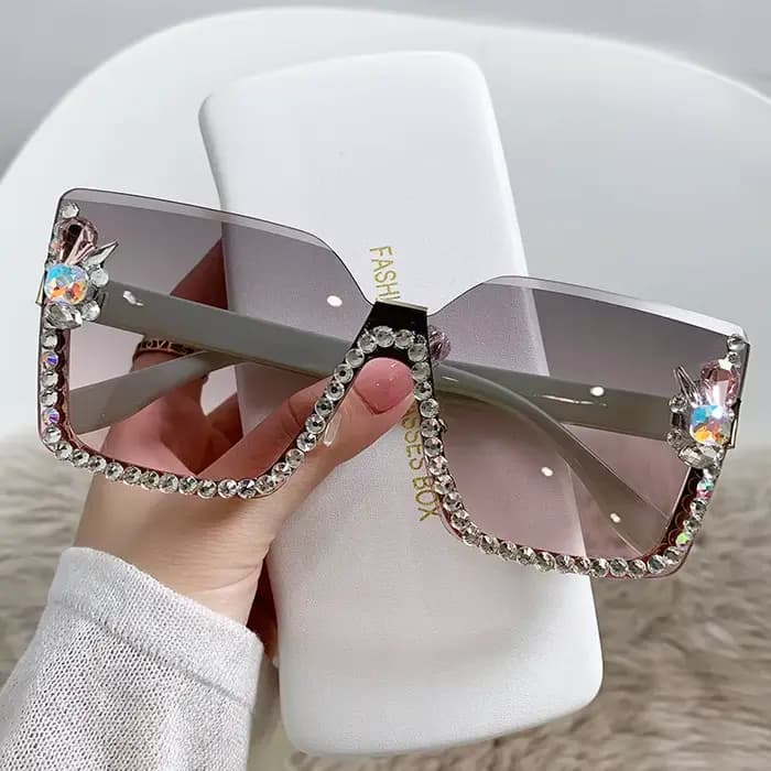 Grandes lunettes de soleil en diamant de forme carrée pour femmes
