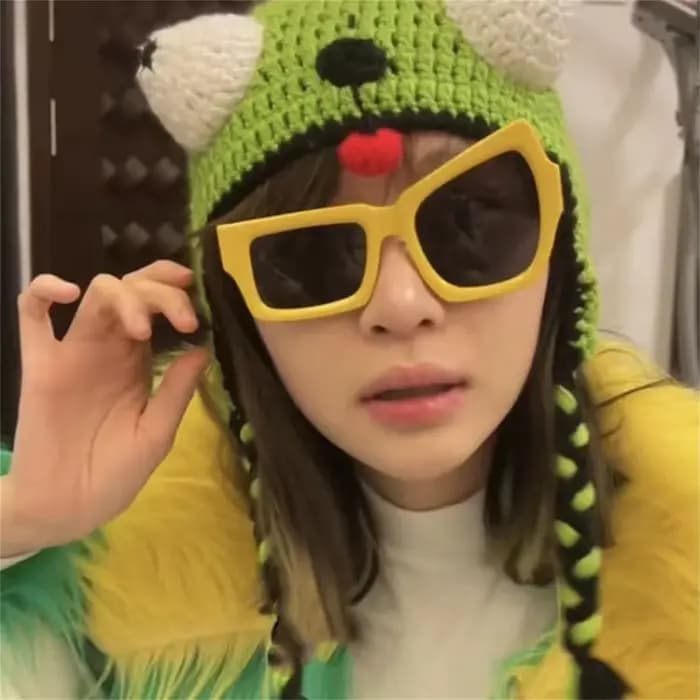 Lunettes Hip Hop tendance amusantes avec sourcils surélevés sur un côté