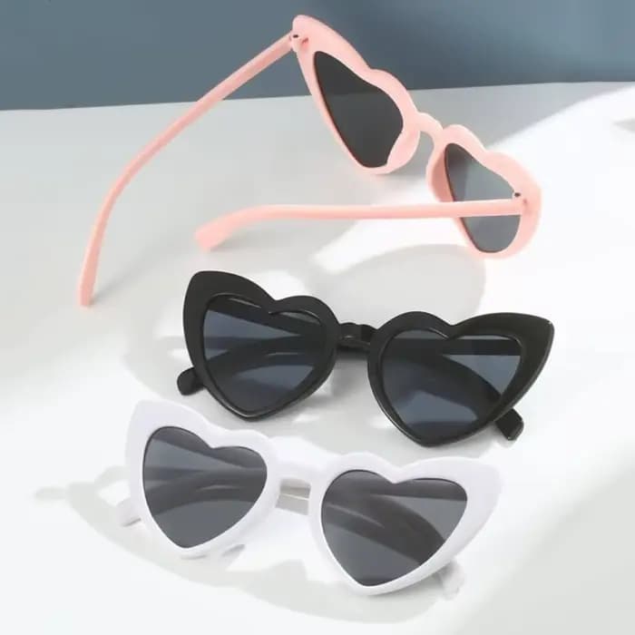 Lunettes de soleil à monture en forme de cœur pour femmes